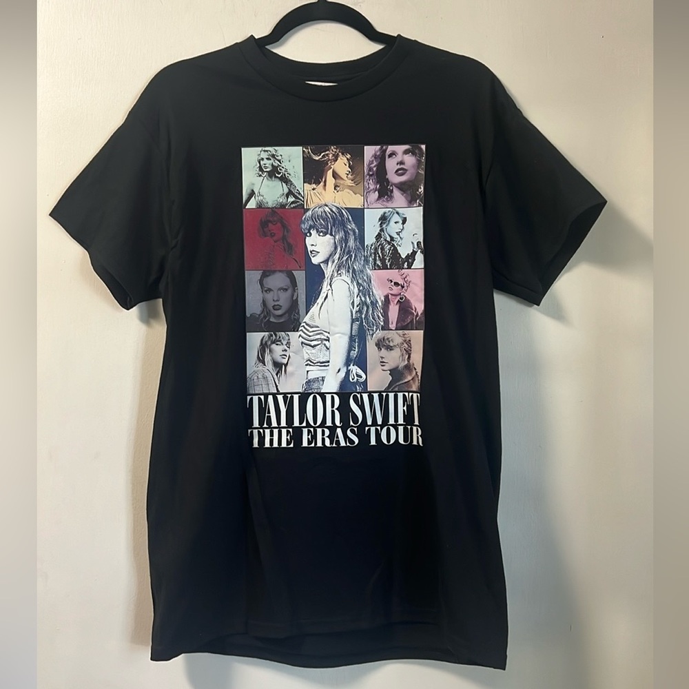 Taylor Swift, the earas tour - Picture 1 of 2